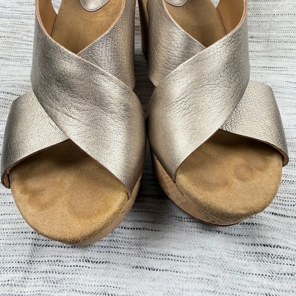 Clarks Artisan Stash Hale Champagne Metallic Cork Wedge Slingback Sandals Size 9 - Picture 3 of 9